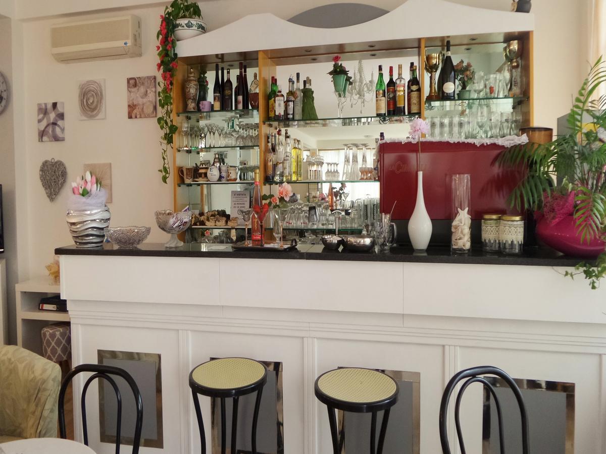רימיני Hotel Eugenio מראה חיצוני תמונה