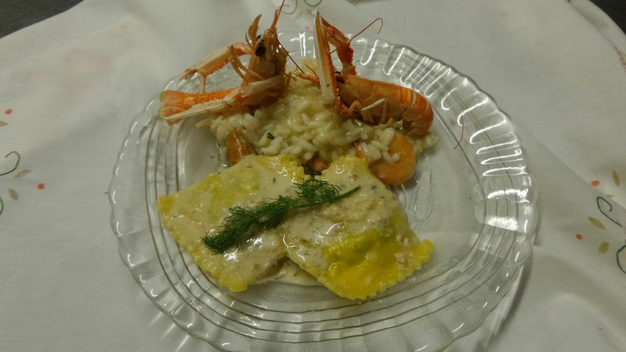 רימיני Hotel Eugenio מראה חיצוני תמונה